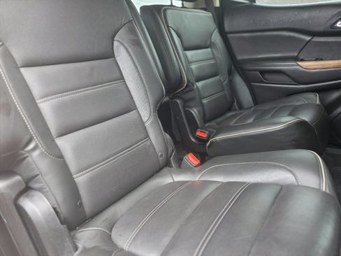Used 2017 GMC Acadia Denali w/ Technology Package AWD/4WD image 29