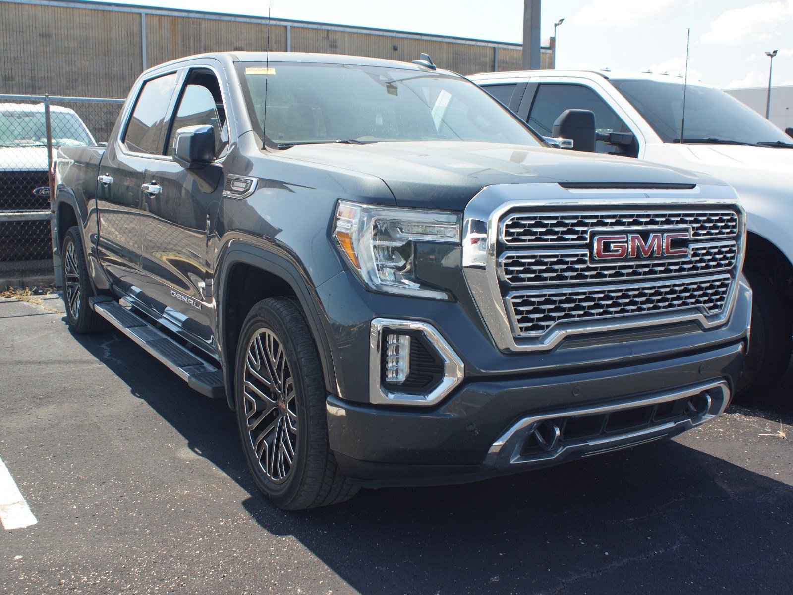 Used 2020 GMC Sierra 1500 Denali w/ Driver Alert Package II AWD/4WD image 3