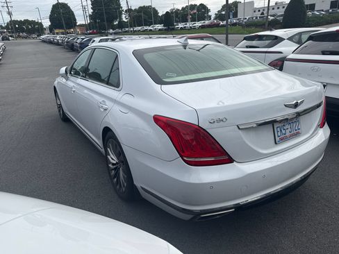 Used 2017 Genesis G90 5.0 Ultimate RWD image 8