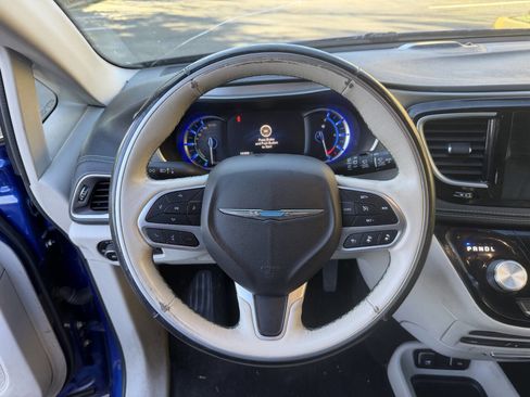 Used 2018 Chrysler Pacifica Limited w/ Advanced Safetytec Group image 15