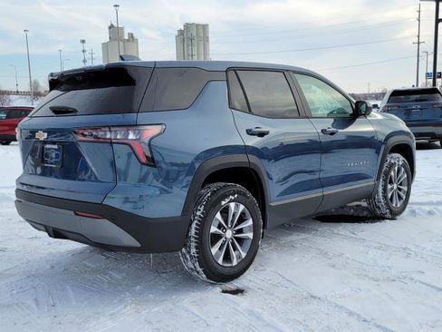 New 2026 Chevrolet Equinox LT image 2