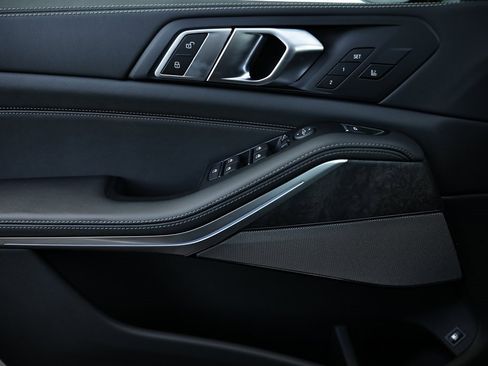 New 2026 BMW X5 xDrive50e w/ Climate Comfort Package image 15