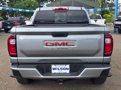 Used 2024 GMC Canyon Denali AWD/4WD image 7