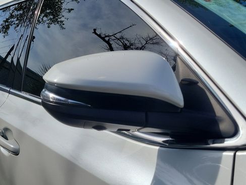 Certified 2018 Toyota Highlander Limited Platinum AWD/4WD image 10