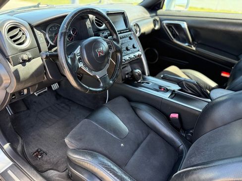 Used 2011 Nissan GT-R Premium AWD/4WD image 11