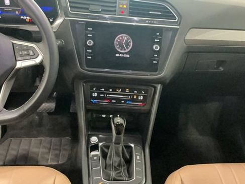 Certified 2024 Volkswagen Tiguan SE w/ Panoramic Sunroof Package AWD/4WD image 21