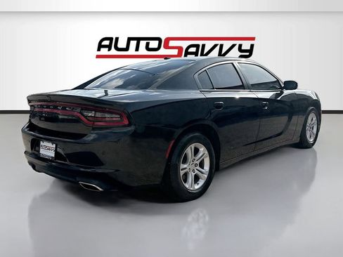 Used 2022 Dodge Charger SXT w/ Leather Interior Group image 7