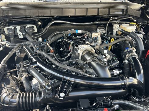 Used 2025 Ford Bronco Outer Banks AWD/4WD image 27