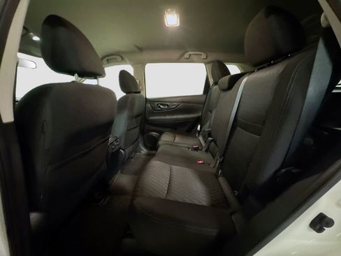 Used 2017 Nissan Rogue SV image 27