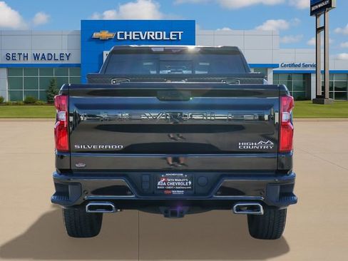 Used 2023 Chevrolet Silverado 1500 High Country w/ Technology Package AWD/4WD image 6