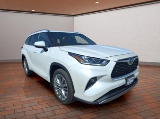 Used 2023 Toyota Highlander Platinum AWD/4WD video 2