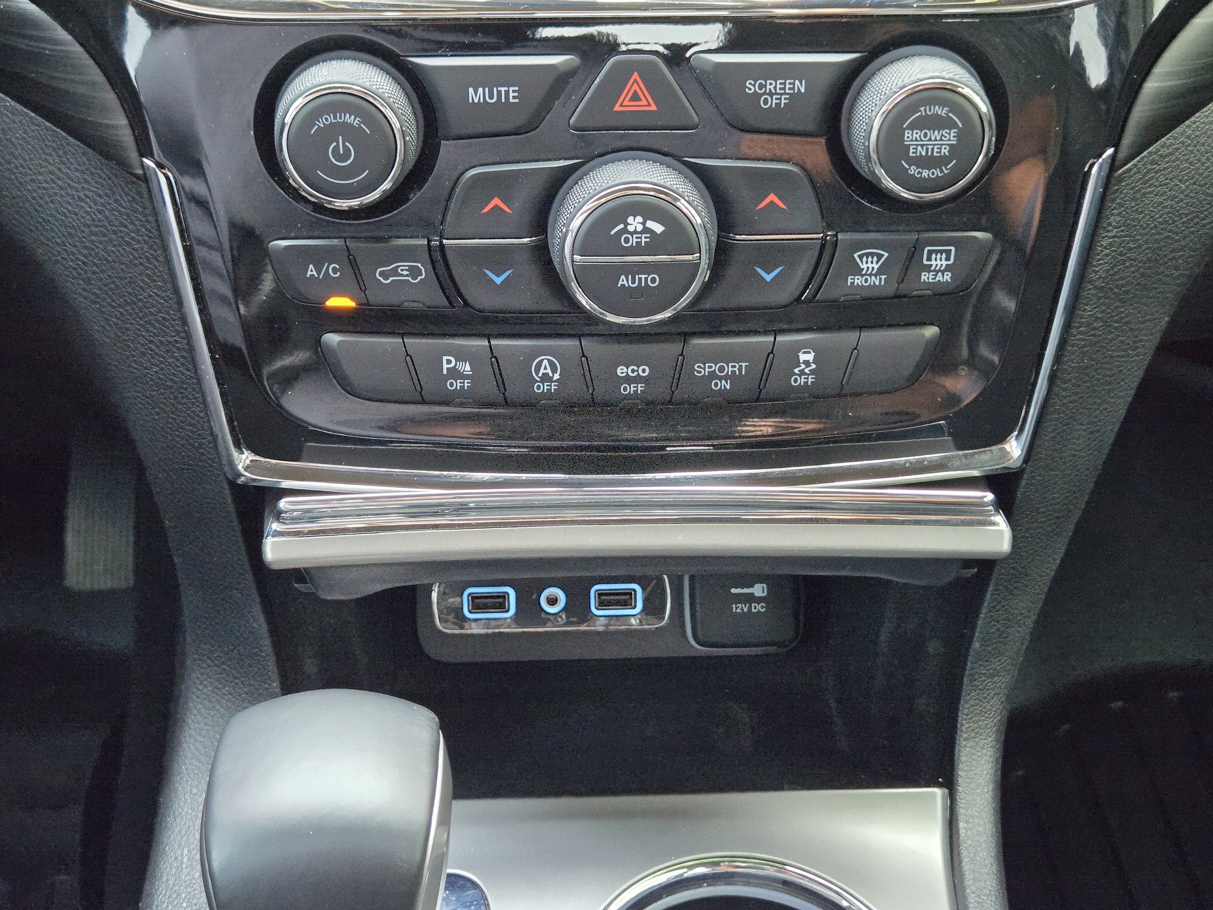 Certified 2021 Jeep Grand Cherokee Laredo X AWD/4WD image 21