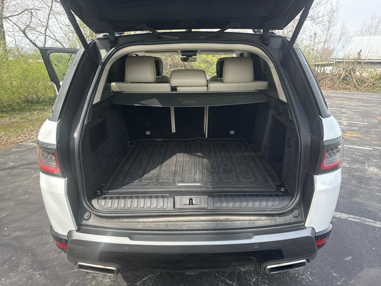 Used 2018 Land Rover Range Rover Sport HSE AWD/4WD image 9