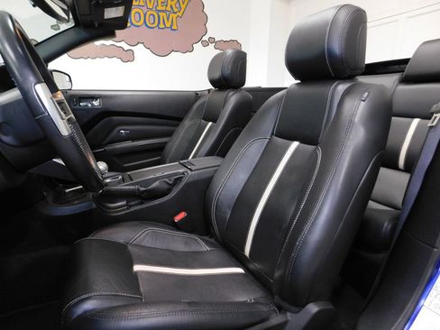 Used 2013 Ford Mustang GT Premium w/ Electronics Pkg RWD image 47