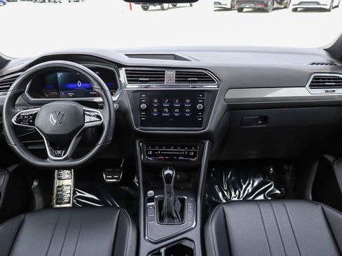 Used 2022 Volkswagen Tiguan SE R-Line image 12