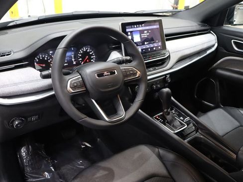 Used 2024 Jeep Compass Latitude image 22