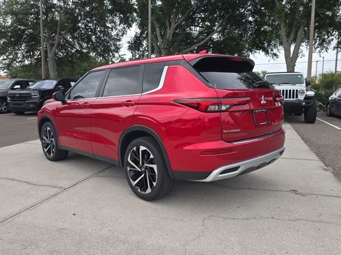 Used 2024 Mitsubishi Outlander SE FWD image 6