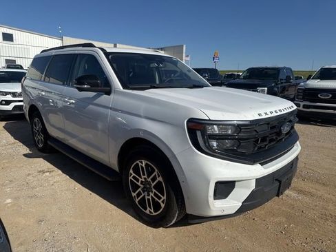 Used 2025 Ford Expedition Active image 8