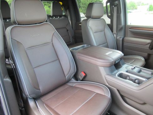 Used 2024 GMC Sierra 2500 Denali w/ Denali Reserve Package AWD/4WD image 9