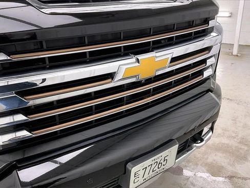Used 2022 Chevrolet Silverado 3500 High Country image 31