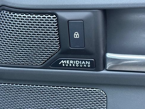 Certified 2023 Land Rover Defender 110 X-Dynamic SE AWD/4WD image 20