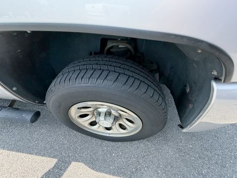 Used 2010 Chevrolet Silverado 1500 LS RWD image 22