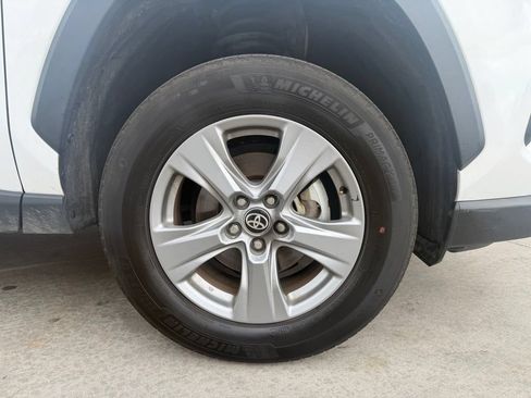 Used 2025 Toyota RAV4 XLE AWD/4WD image 31