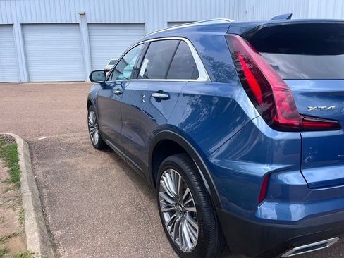 Used 2024 Cadillac XT4 Premium Luxury w/ Active Safety Package FWD image 4