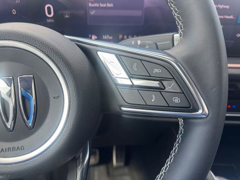 Used 2025 Buick Envision Sport Touring image 13