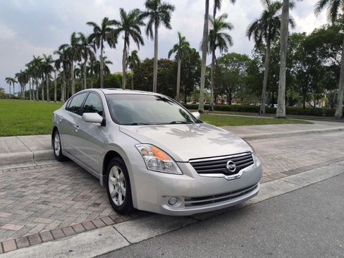 Used 2009 Nissan Altima 2.5 SL w/ SL Pkg FWD image 16