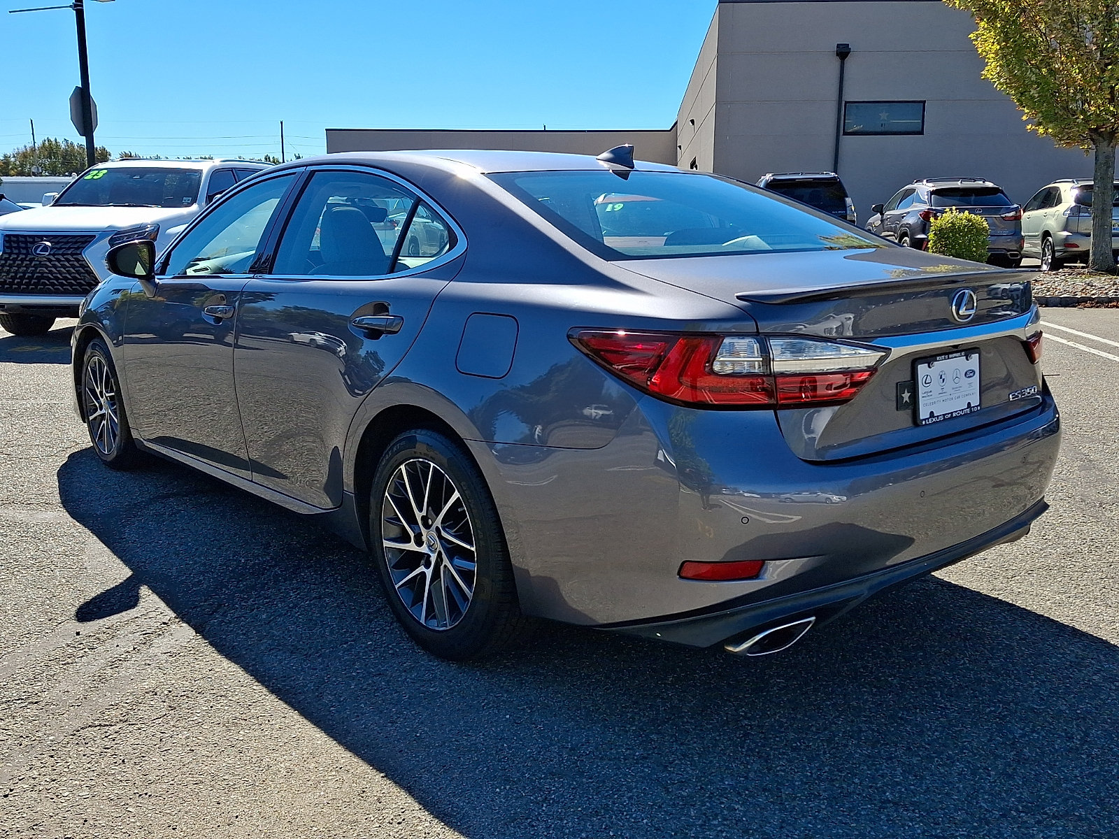 Used 2016 Lexus ES 350 w/ Navigation System Package FWD image 4
