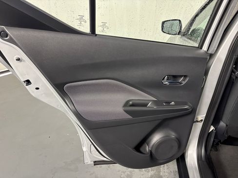 Used 2020 Nissan Kicks SV image 29