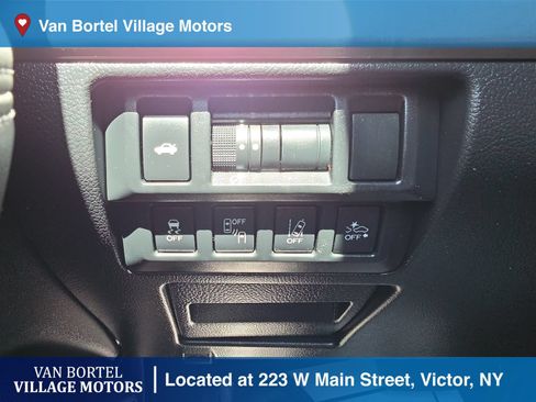 Used 2018 Subaru Legacy 3.6R Limited AWD/4WD image 19