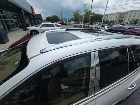 Used 2017 Buick Enclave Premium w/ Experience Buick Package AWD/4WD image 8