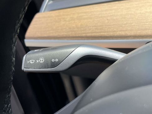 Used 2020 Tesla Model Y Long Range AWD/4WD image 25