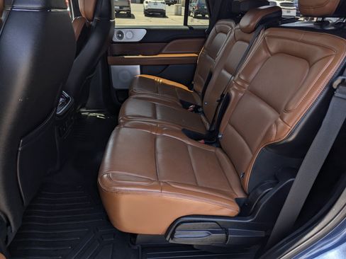 Used 2019 Lincoln Navigator Reserve AWD/4WD image 8