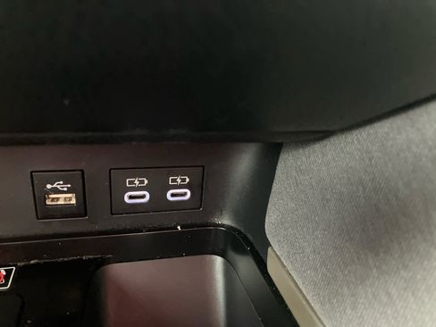 Used 2025 Toyota Camry LE image 26