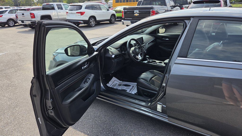 Used 2022 Nissan Altima 2.5 SR FWD image 11