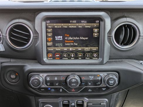 Used 2023 Jeep Wrangler Unlimited Sahara w/ Cold Weather Group AWD/4WD image 17