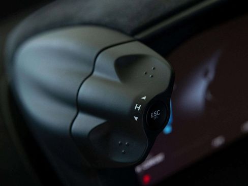 Used 2023 McLaren Artura image 19