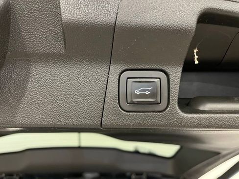 Used 2017 GMC Acadia SLT AWD/4WD image 10