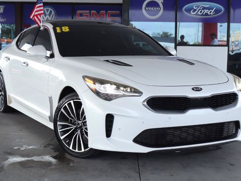 Used 2018 Kia Stinger Premium RWD image 2