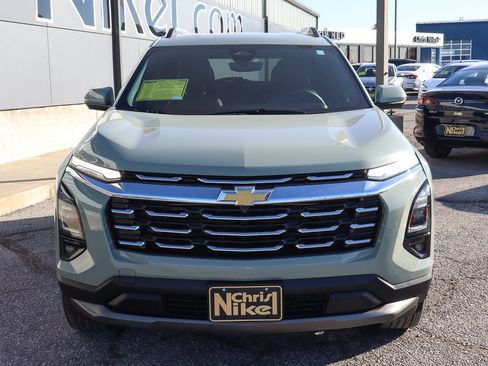 Used 2025 Chevrolet Equinox LT w/ Convenience Package II image 2