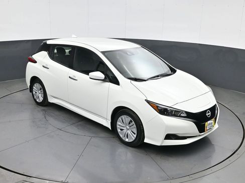Used 2023 Nissan Leaf S image 15