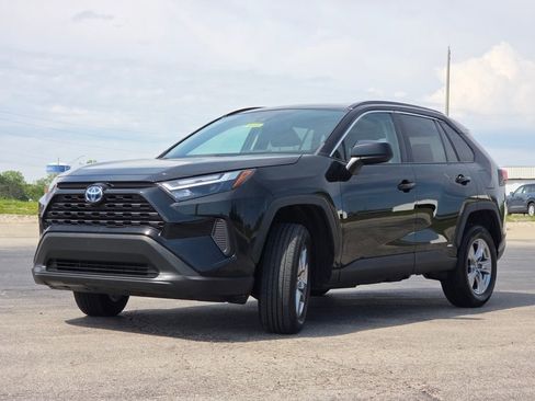 Used 2023 Toyota RAV4 LE AWD/4WD image 20