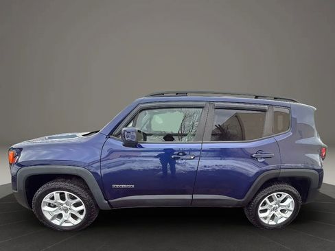 Used 2018 Jeep Renegade Latitude w/ Popular Equipment Group image 8