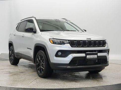 New 2026 Jeep Compass Latitude image 14
