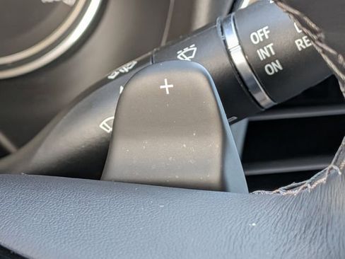 Used 2023 Buick Enclave Essence image 26