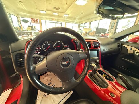 Used 2006 Chevrolet Corvette Coupe w/ Preferred Equipment Group image 18