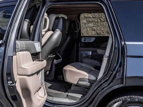 Used 2022 Lincoln Navigator Reserve image 20